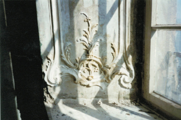 Fensterlaibung Antragstuck.  